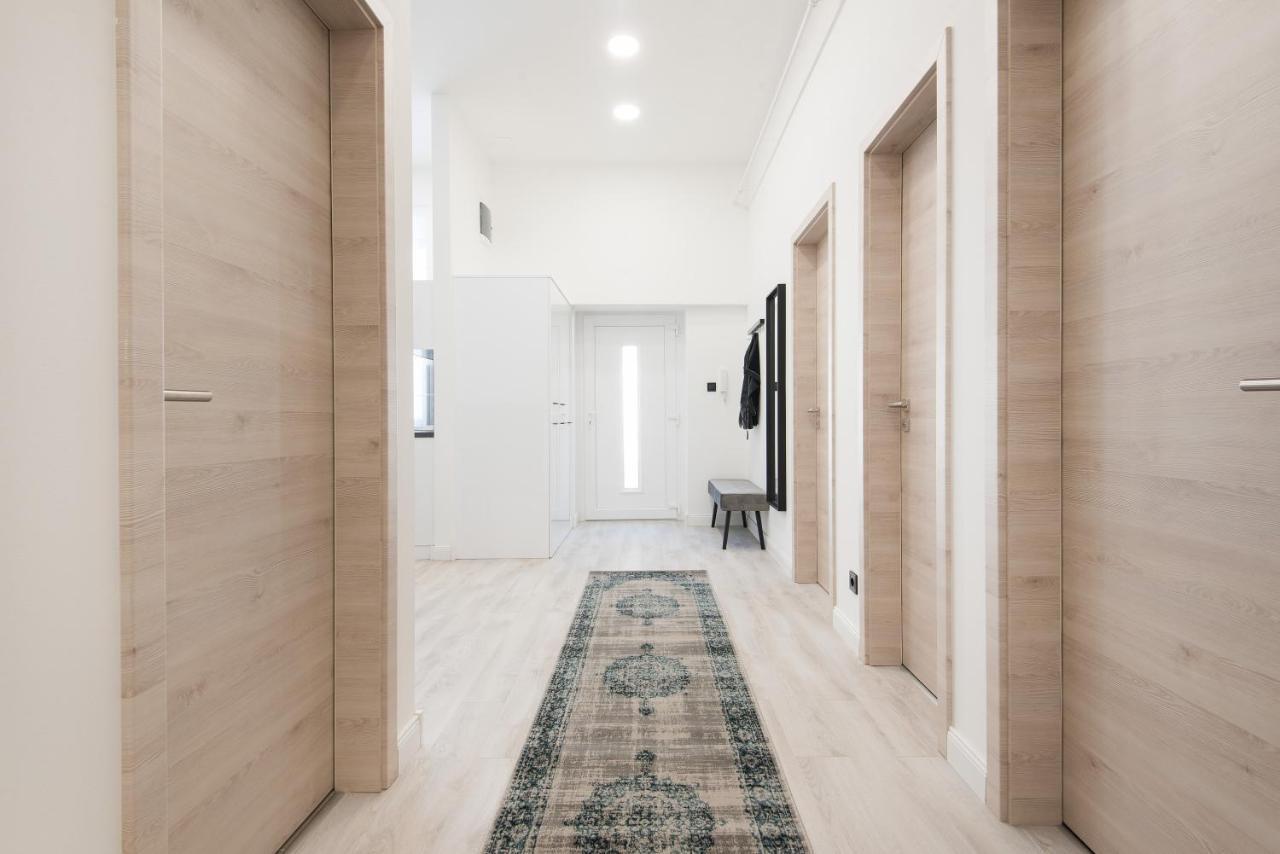Hollo 3 Bedroom Downtown Apartment บูดาเปสต์ ภายนอก รูปภาพ