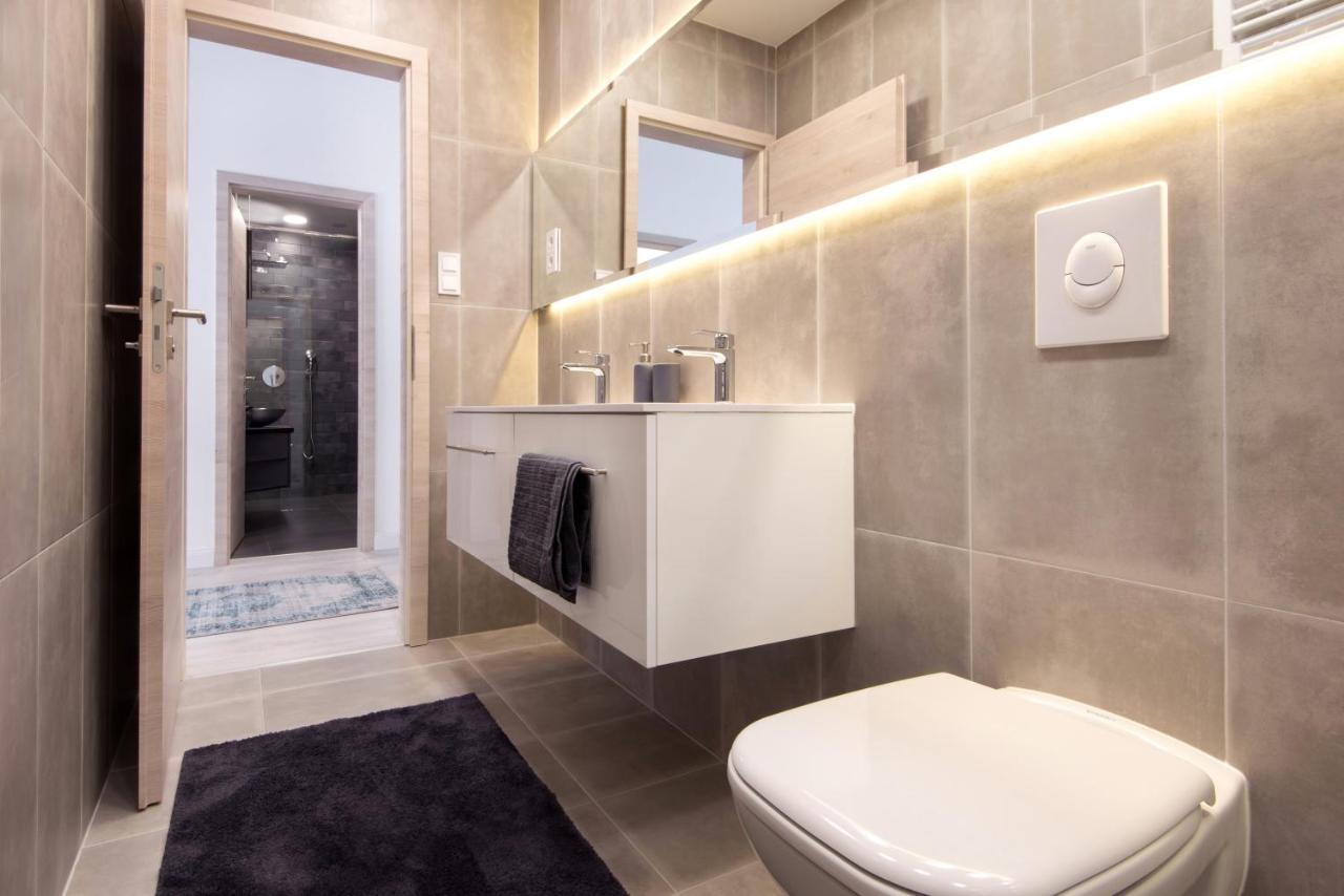 Hollo 3 Bedroom Downtown Apartment บูดาเปสต์ ภายนอก รูปภาพ
