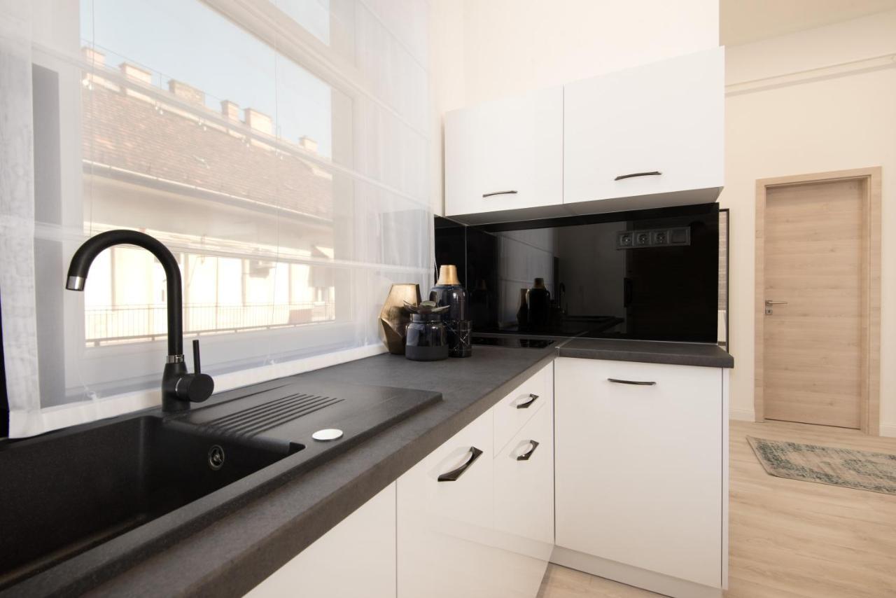 Hollo 3 Bedroom Downtown Apartment บูดาเปสต์ ภายนอก รูปภาพ